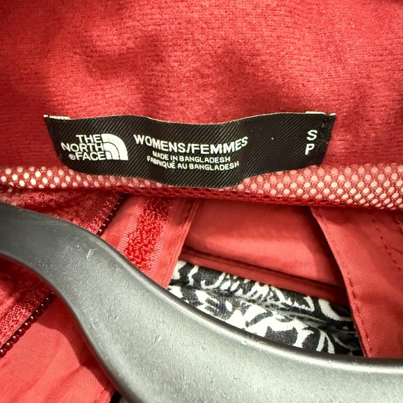 The North Face Resolve 2 Jacket Womens Small Pomegranate Red Rain NF0A2VCUR61-S - Picture 2 of 7